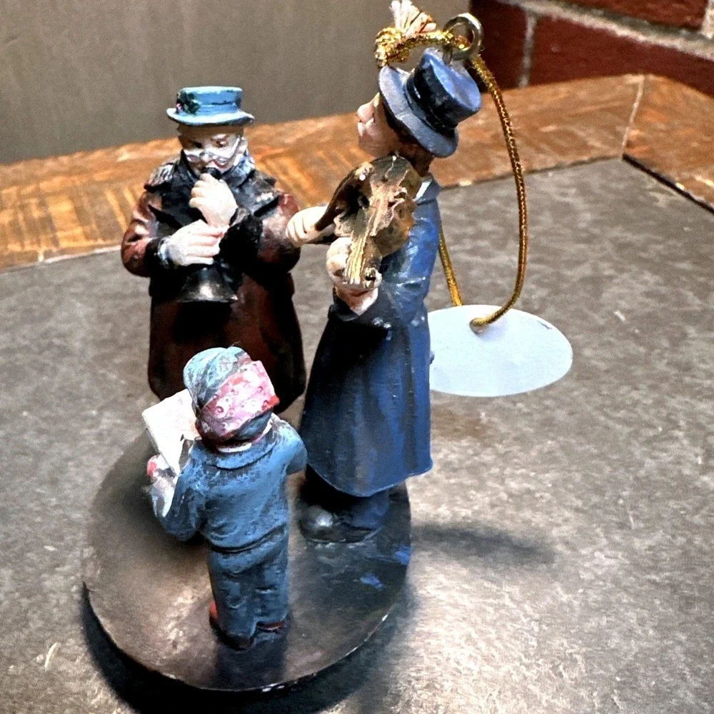 Norman Rockwell Christmas Carol Carolers Violinist Singer‎ Ornament Curtis
